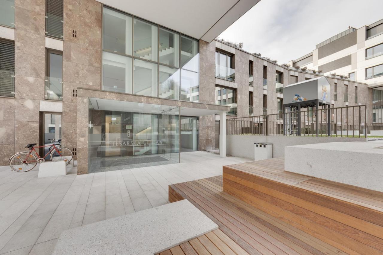 Central Apartment With Private Garage 류블랴나 외부 사진